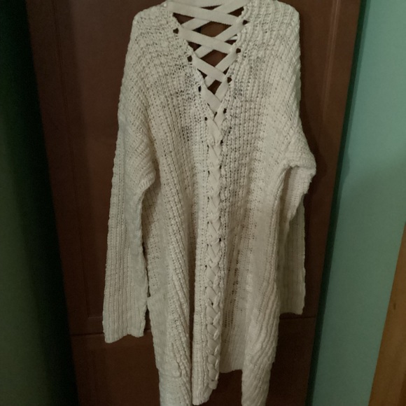 Poof apparel med cardigan small mint condition off white - Picture 6 of 9